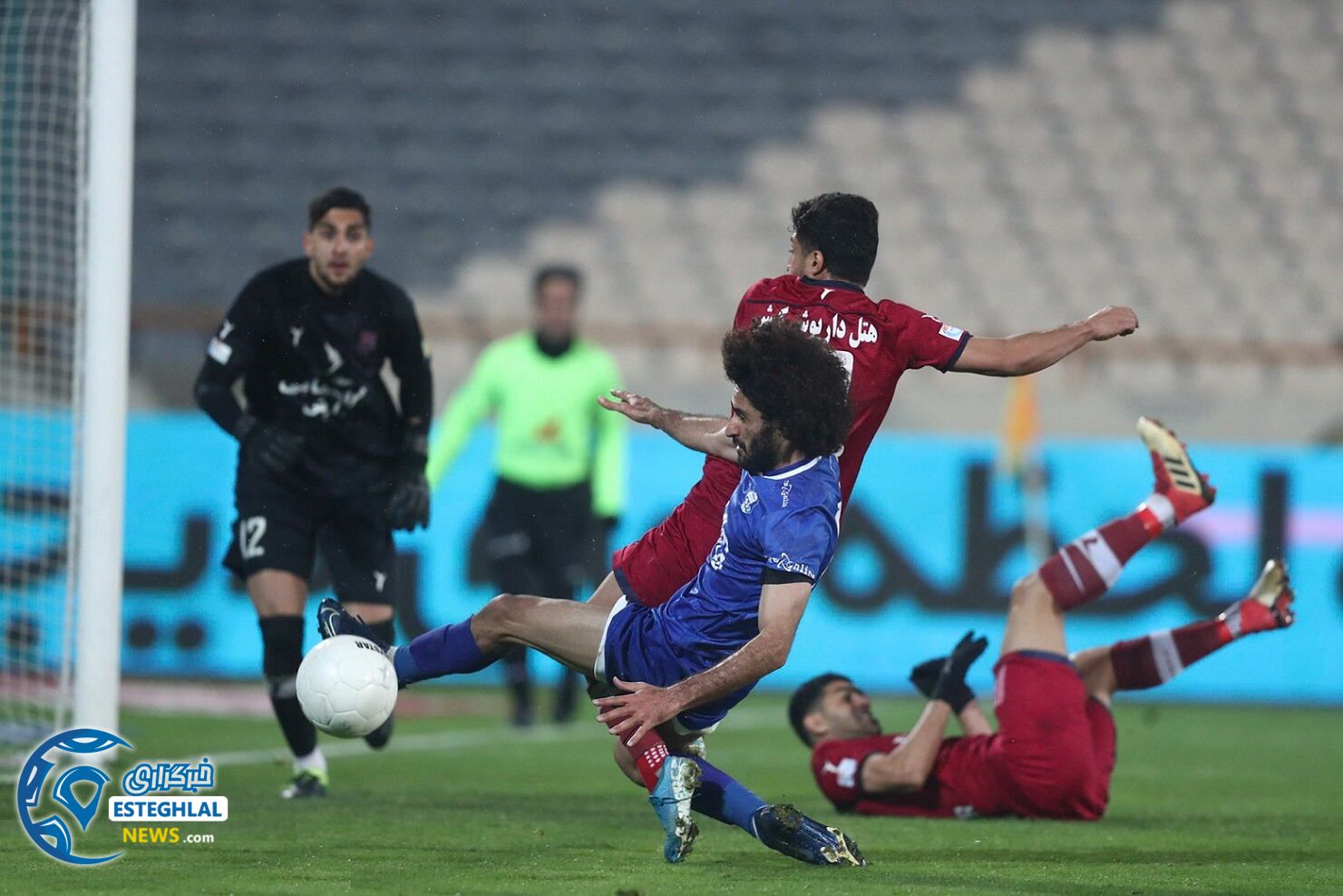 استقلال 1-0 نساجی