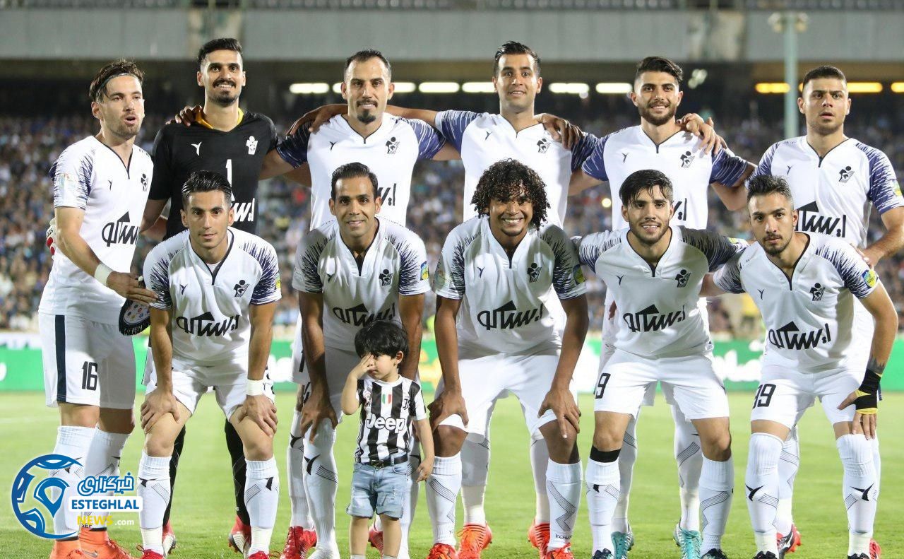 دیدار استقلال و پیکان