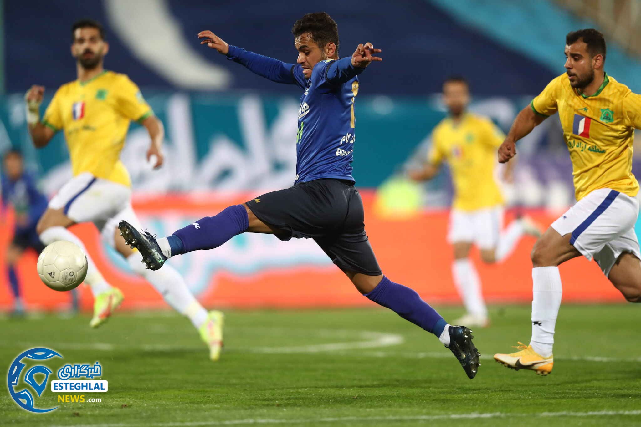 استقلال(تاج) 1-0 صنعت نفت آبادان