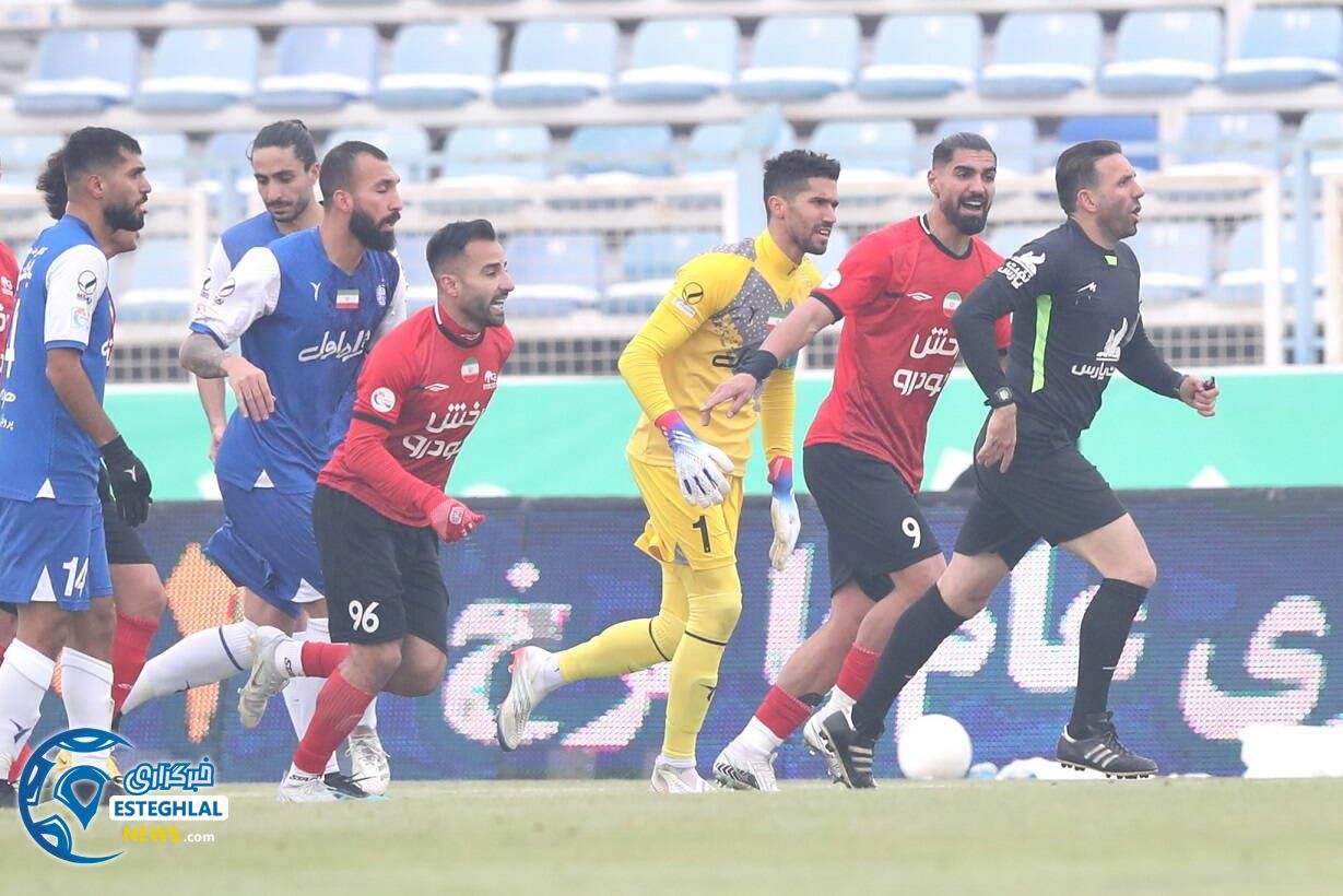 تراکتور 2-0 استقلال