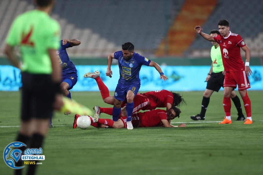 دیدار استقلال و تراکتور