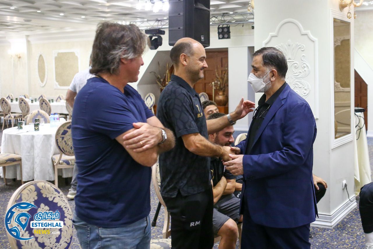 باشگاه استقلال(تاج)