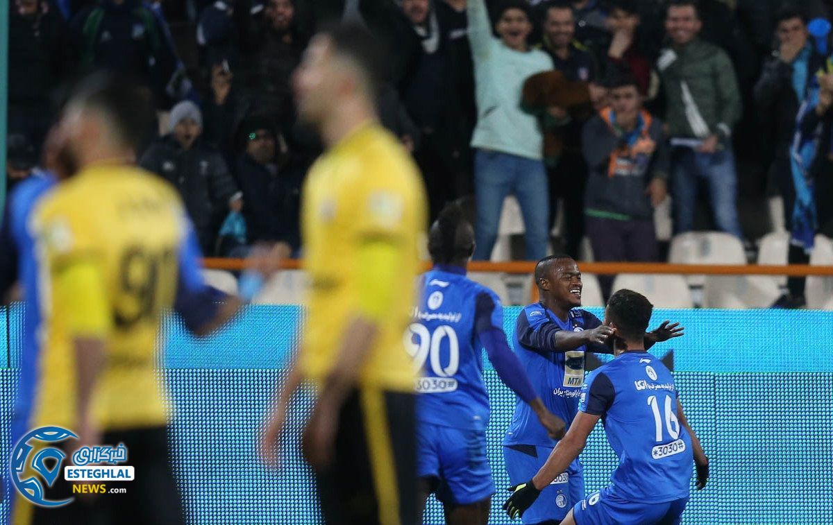 دیدار استقلال مقابل پارس جنوبی