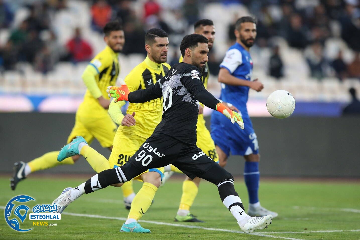 استقلال(تاج) 3-1 نفت مسجدسلیمان