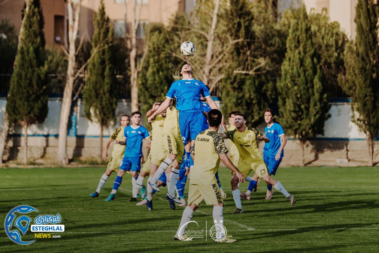 دیدار دوستانه استقلال و آرمان