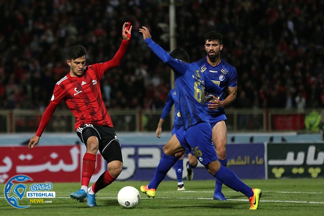 دیدار تراکتور و استقلال