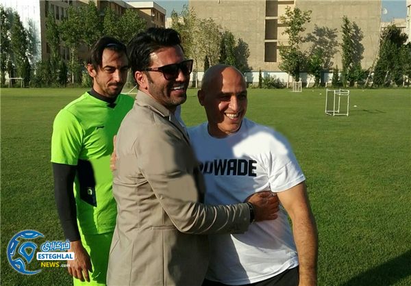 حضور نیکبخت در تمرین استقلال