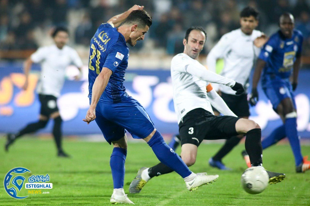 دیدار استقلال و شاهین