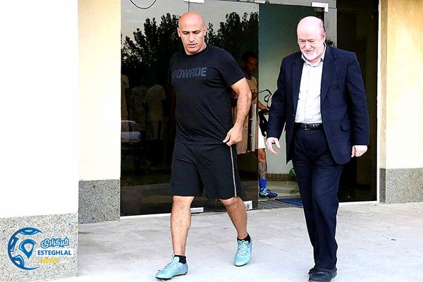 حضور افتخاری در تمرین استقلال