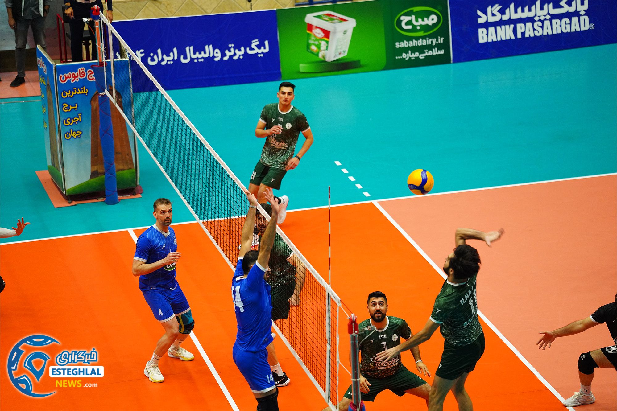 تییم والیبال استقلال گنبد