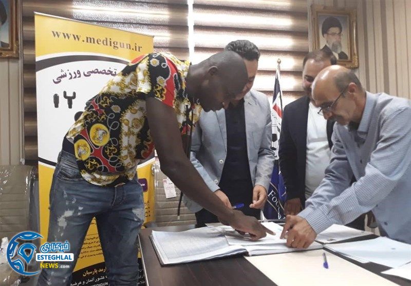 ثبت قرارداد استراماچونی در هیات فوتبال