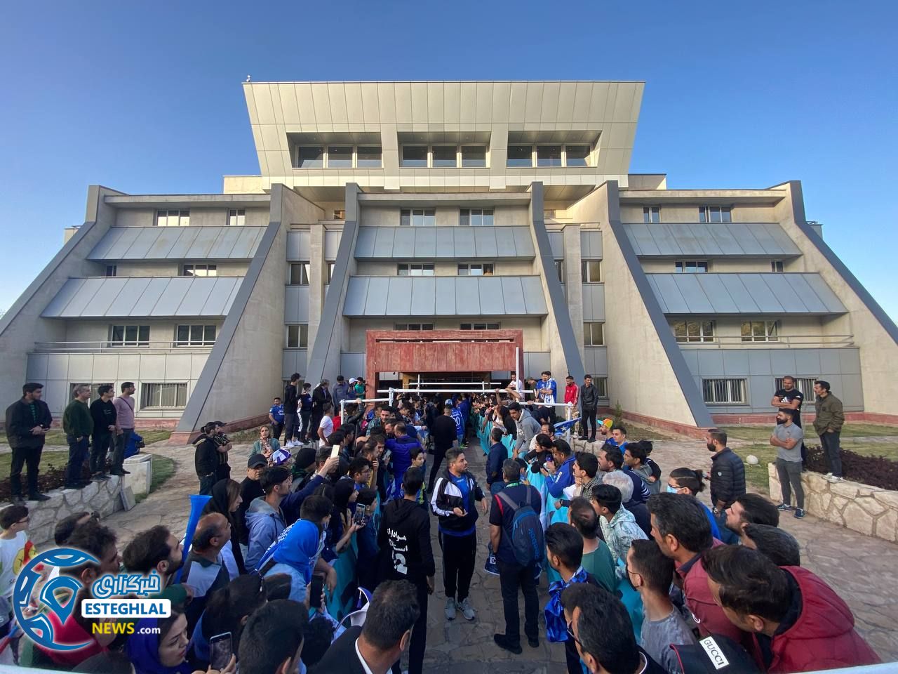 حواشی دیدار آلومینیوم اراک و استقلال