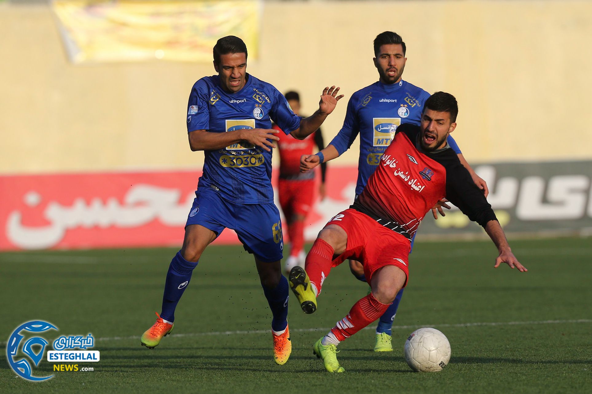 دیدار نساجی و استقلال