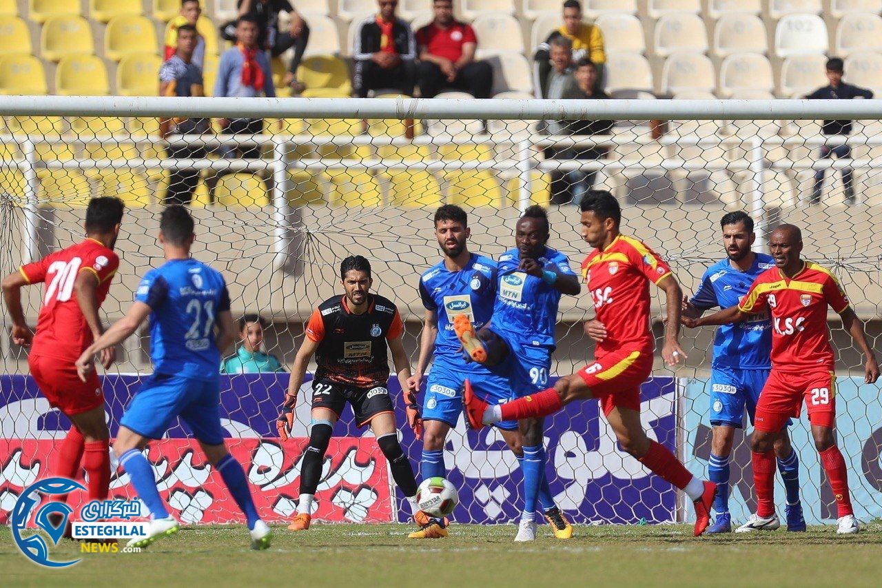 دیدار فولاد و استقلال