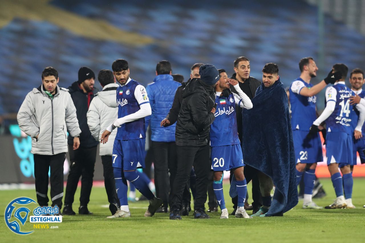 دیدار استقلال و تراکتور