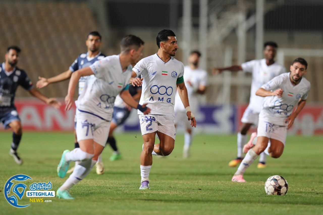 بازی چادرملو و استقلال