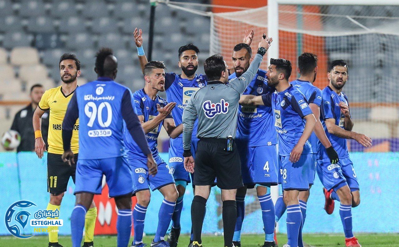 دیدار استقلال مقابل پارس جنوبی