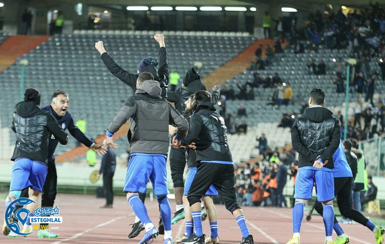 دیدار استقلال و نساجی