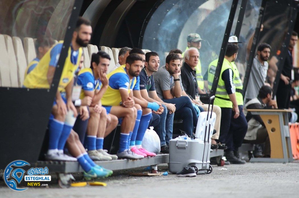 نیمکت بدون سرمربی استقلال