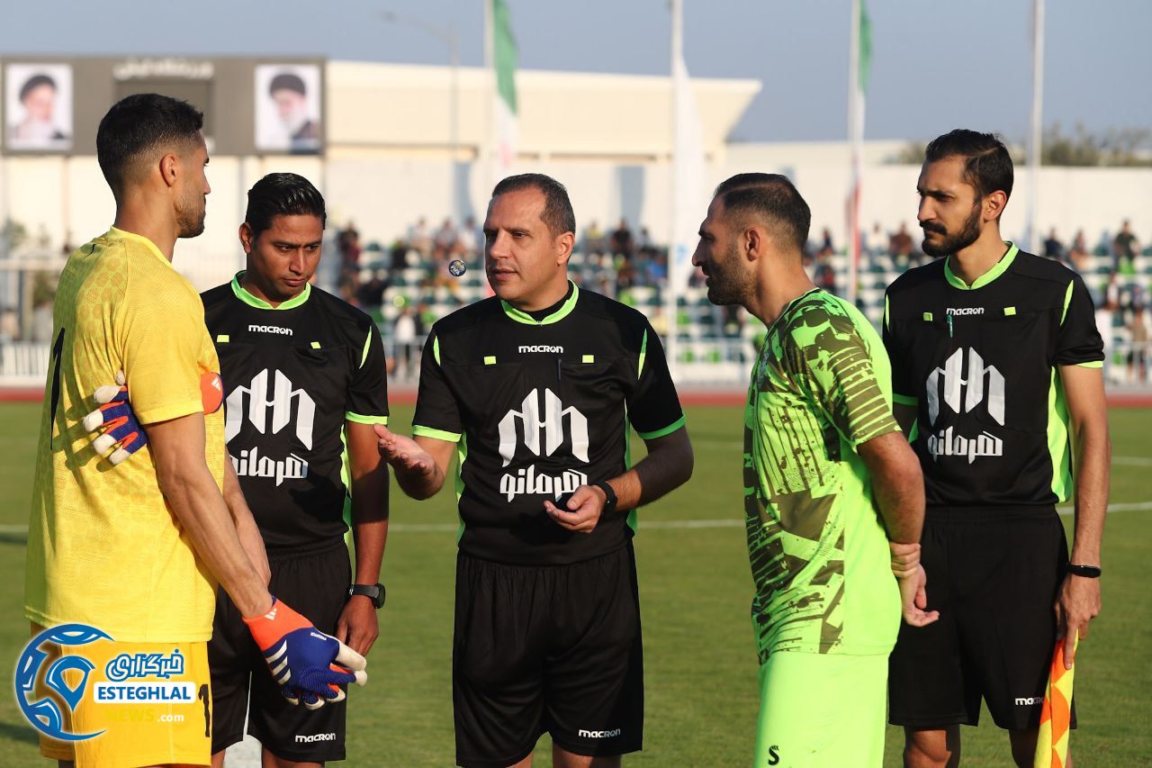 دیدار دوستانه استقلال و خیبر خرم آباد