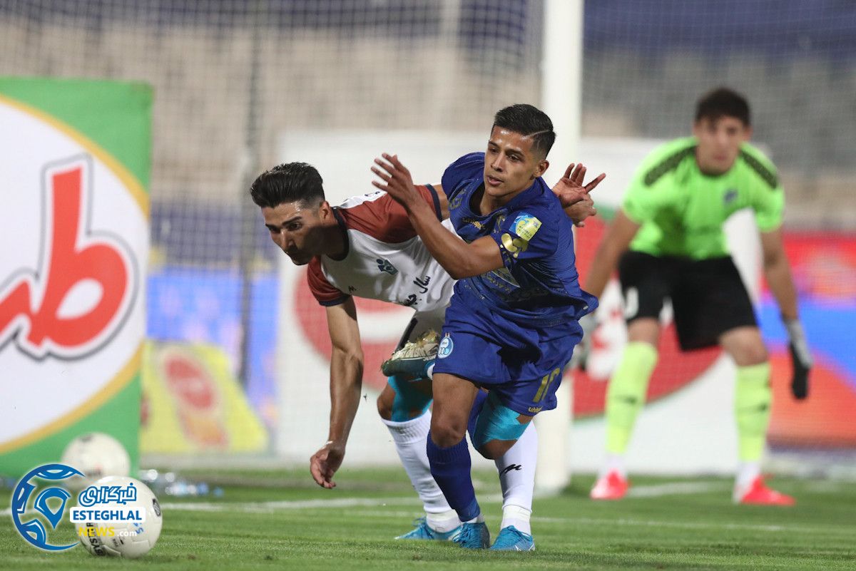 دیدار استقلال و پیکان