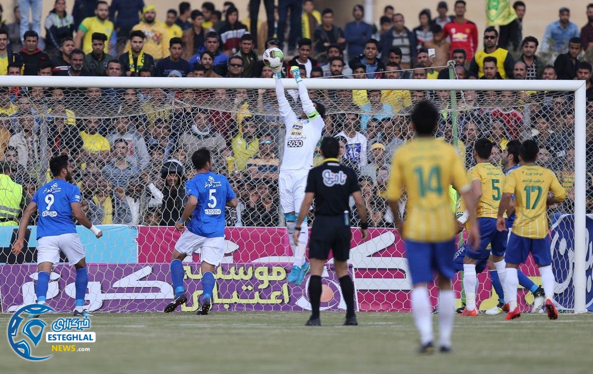 دیدار استقلال و نفت آبادان