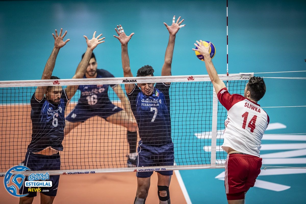 دیدار تیم های ملی والیبال ایران  و لهستان