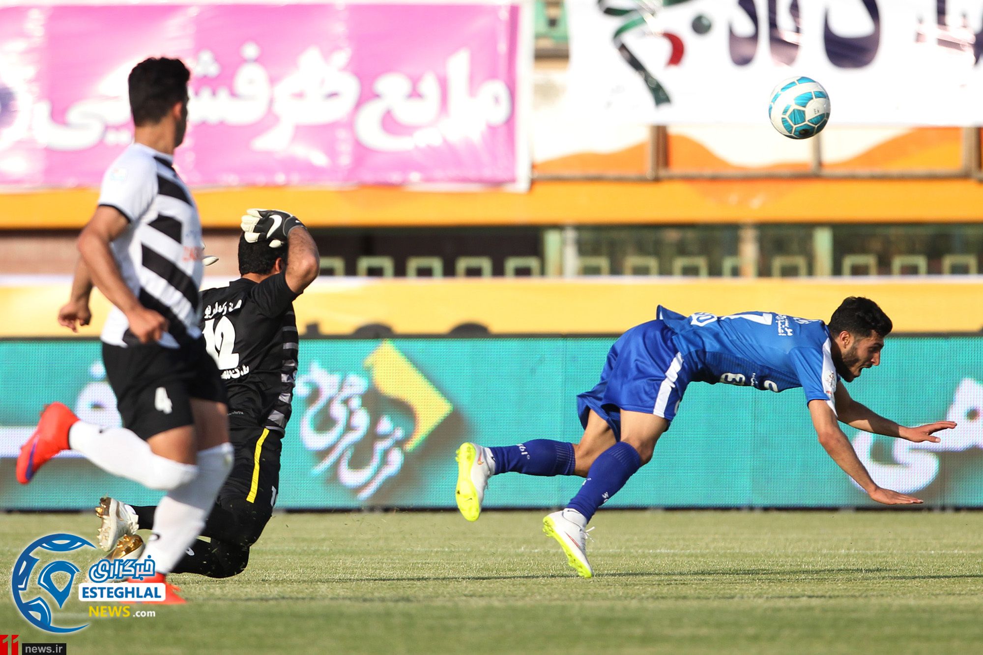 بازی استقلال و صبای قم