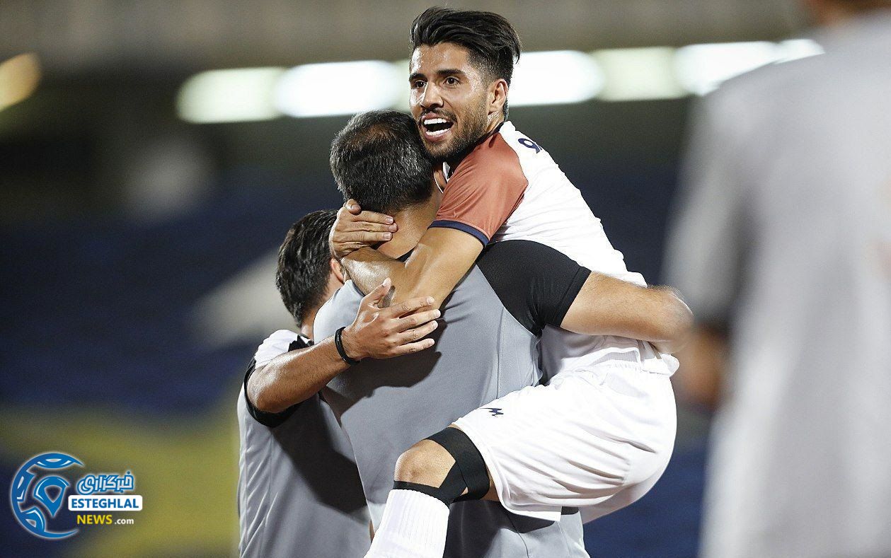 دیدار استقلال و پیکان