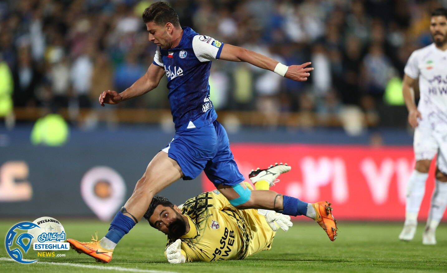 استقلال 6-1 هوادار