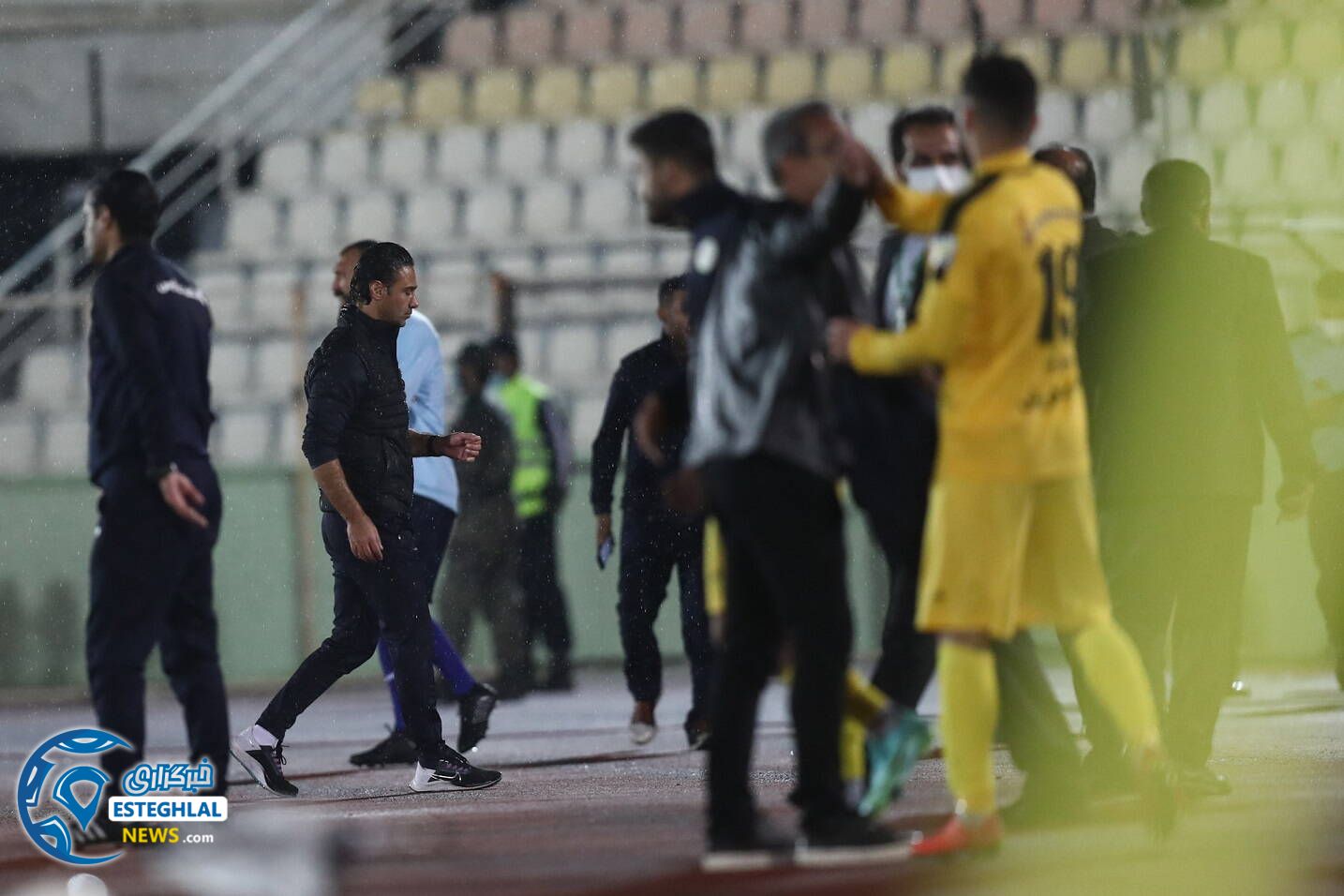 فجرسپاسی 1-1 استقلال