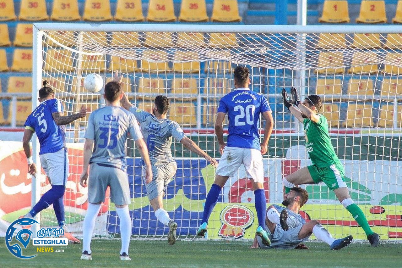 دیدار گل گهر و استقلال