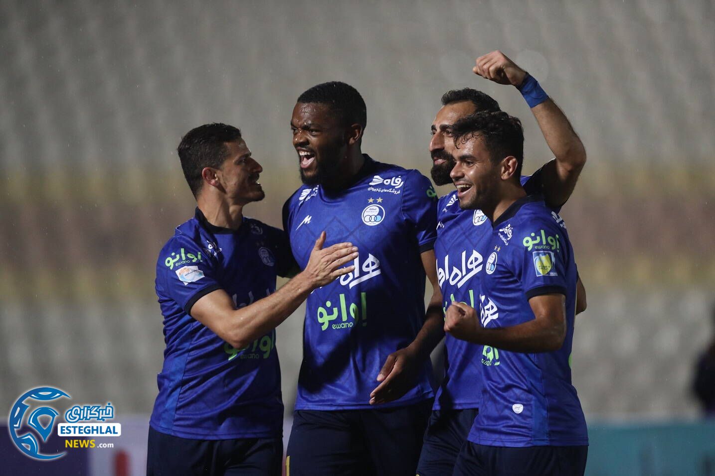 فجرسپاسی 1-1 استقلال