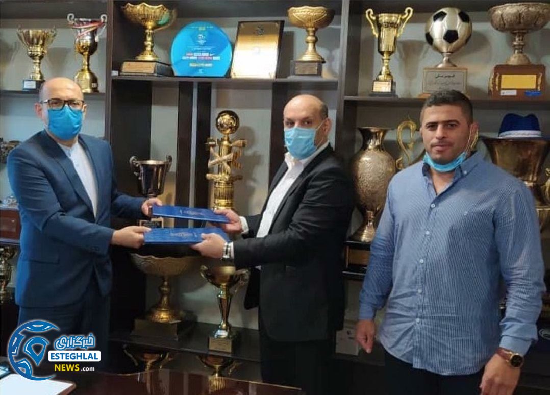 اسپانسر استقلال در رشته کشتی