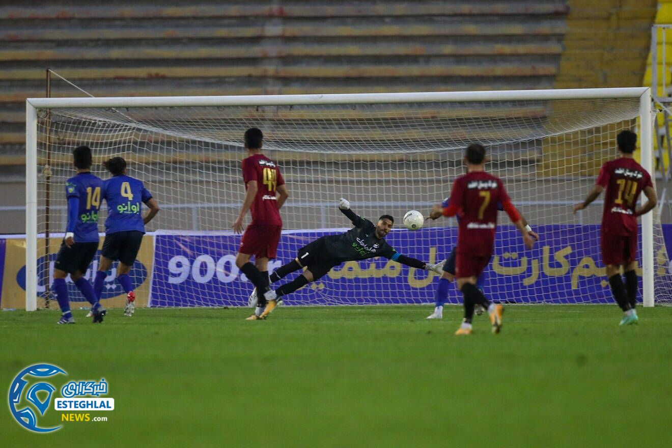 پدیده 0-3 استقلال