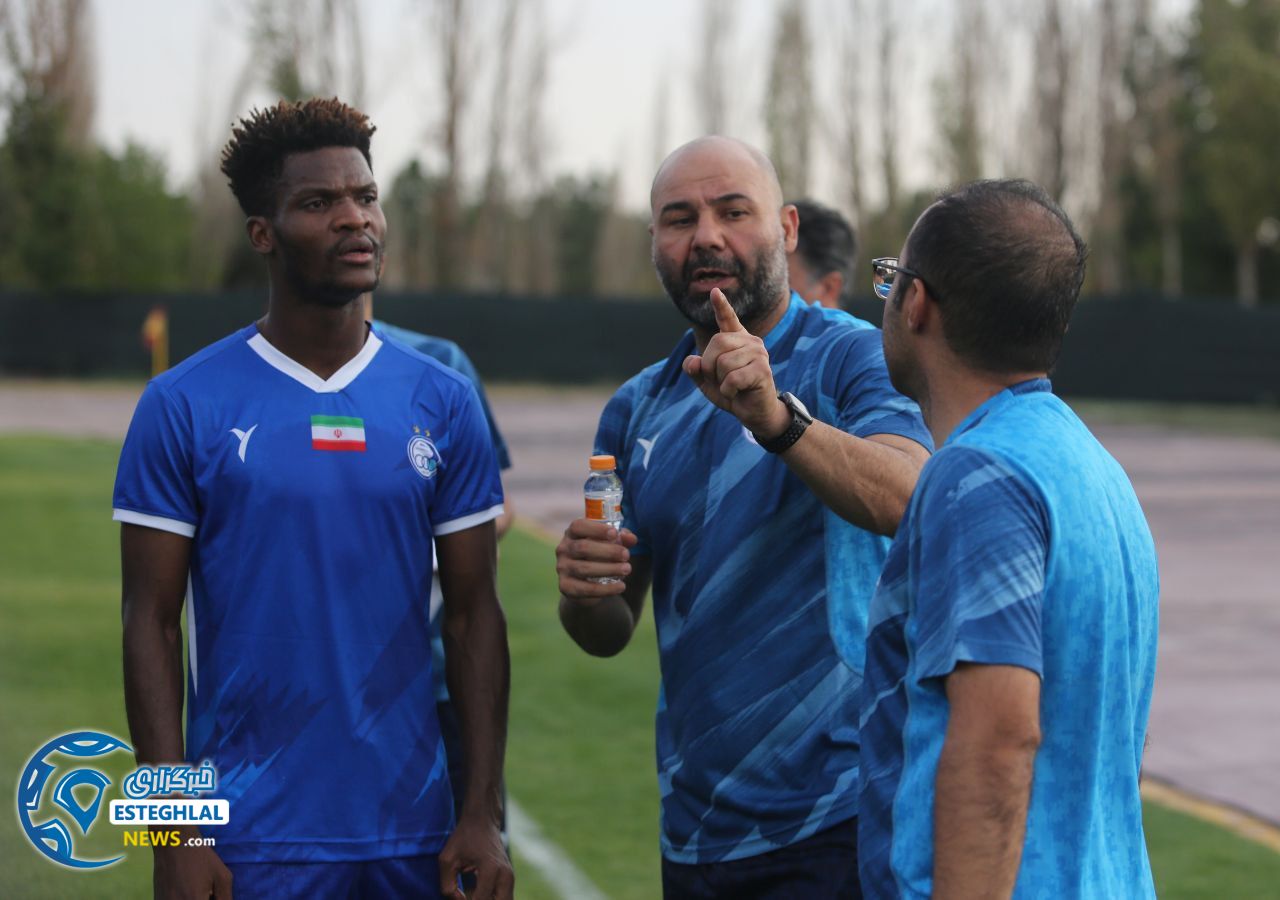 دیدار دوستانه استقلال و چادرملو