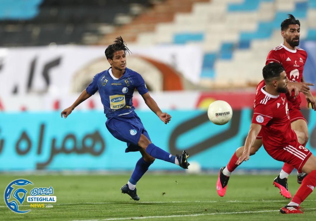 دیدار استقلال و تراکتور