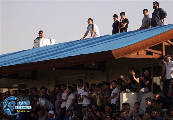 تماشاگران در تمرین استقلال