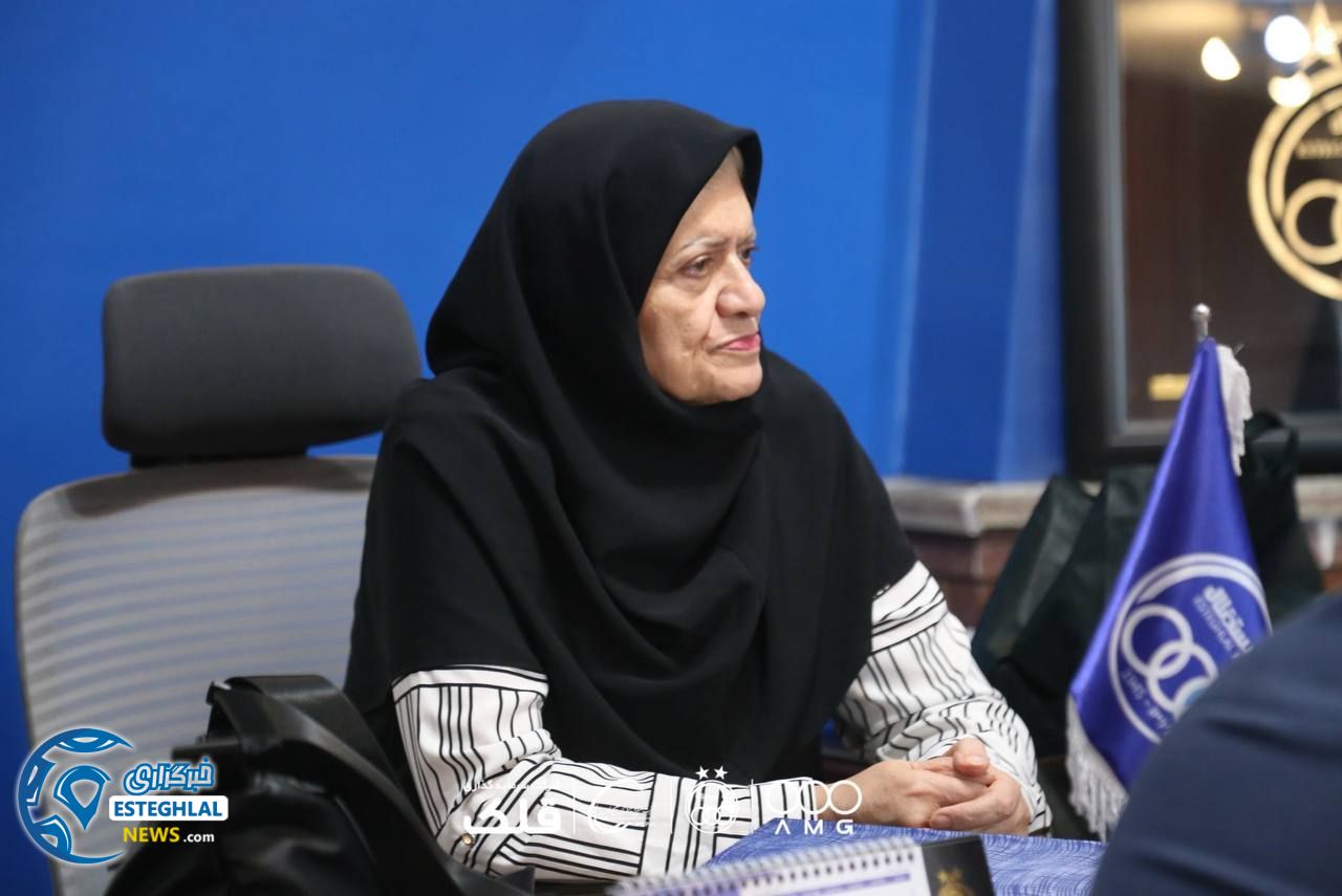 پیشکسوتان باشگاه استقلال(تاج)