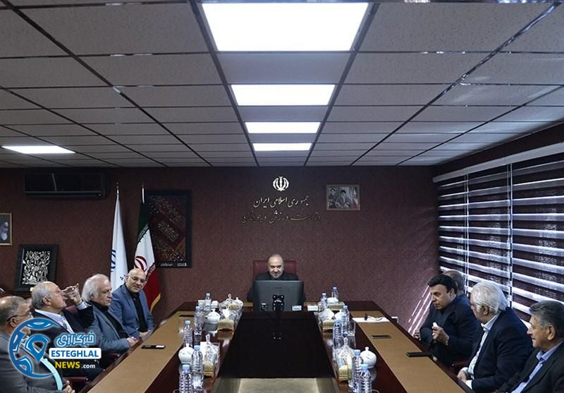 دیدار پیشکسوتان استقلال و وزیر ورزش