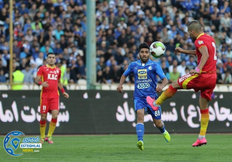 نیمه نخست بازی استقلال و فولاد