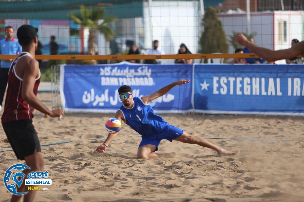 تیم والیبال ساحلی استقلال مشهد