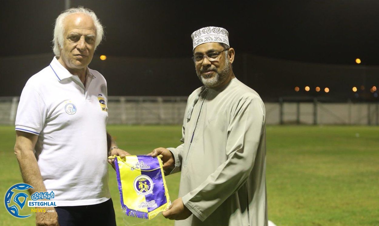 اهدا پرچم يادبود باشگاه بوشر (عمان)