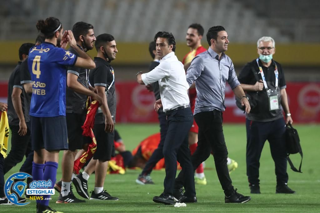 استقلال 0(2)-(4)0 فولاد