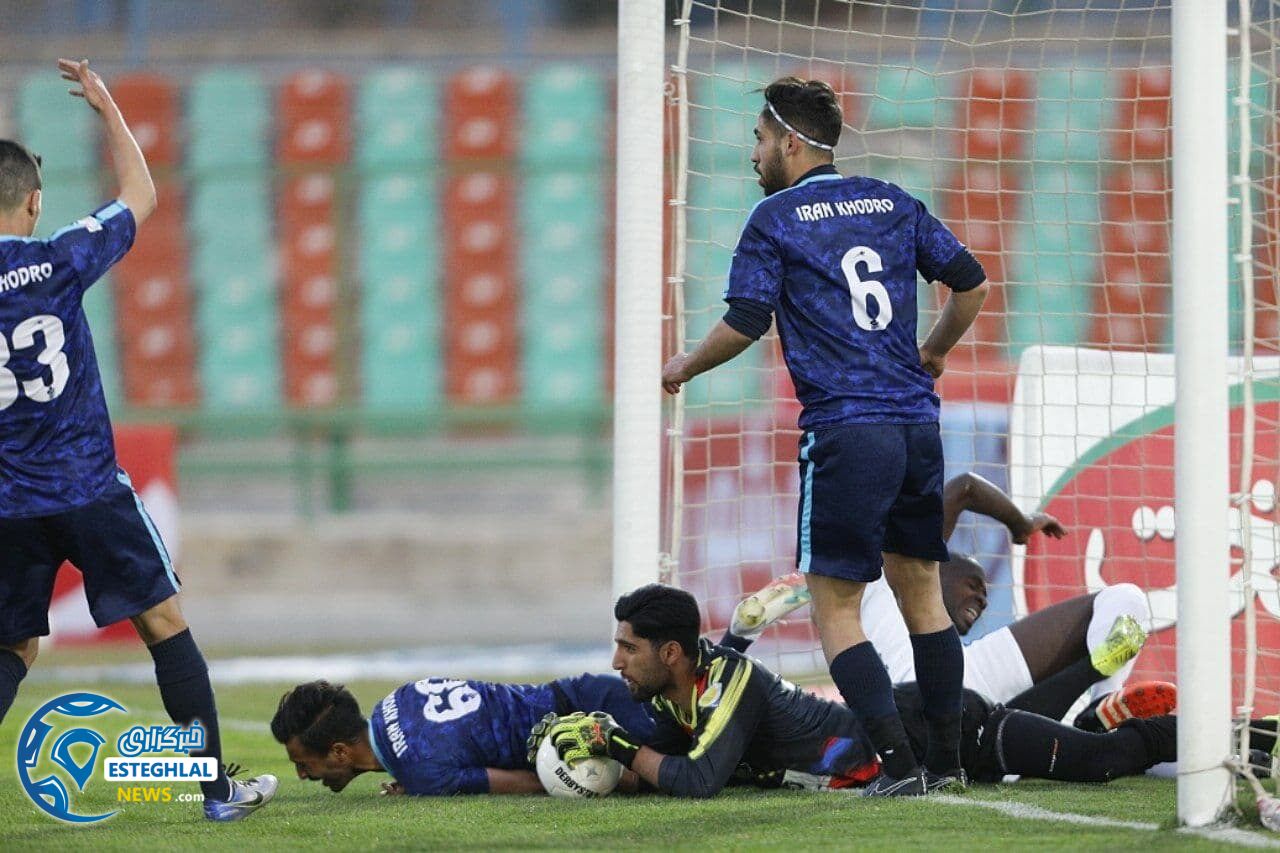 پیکان 1-2 استقلال