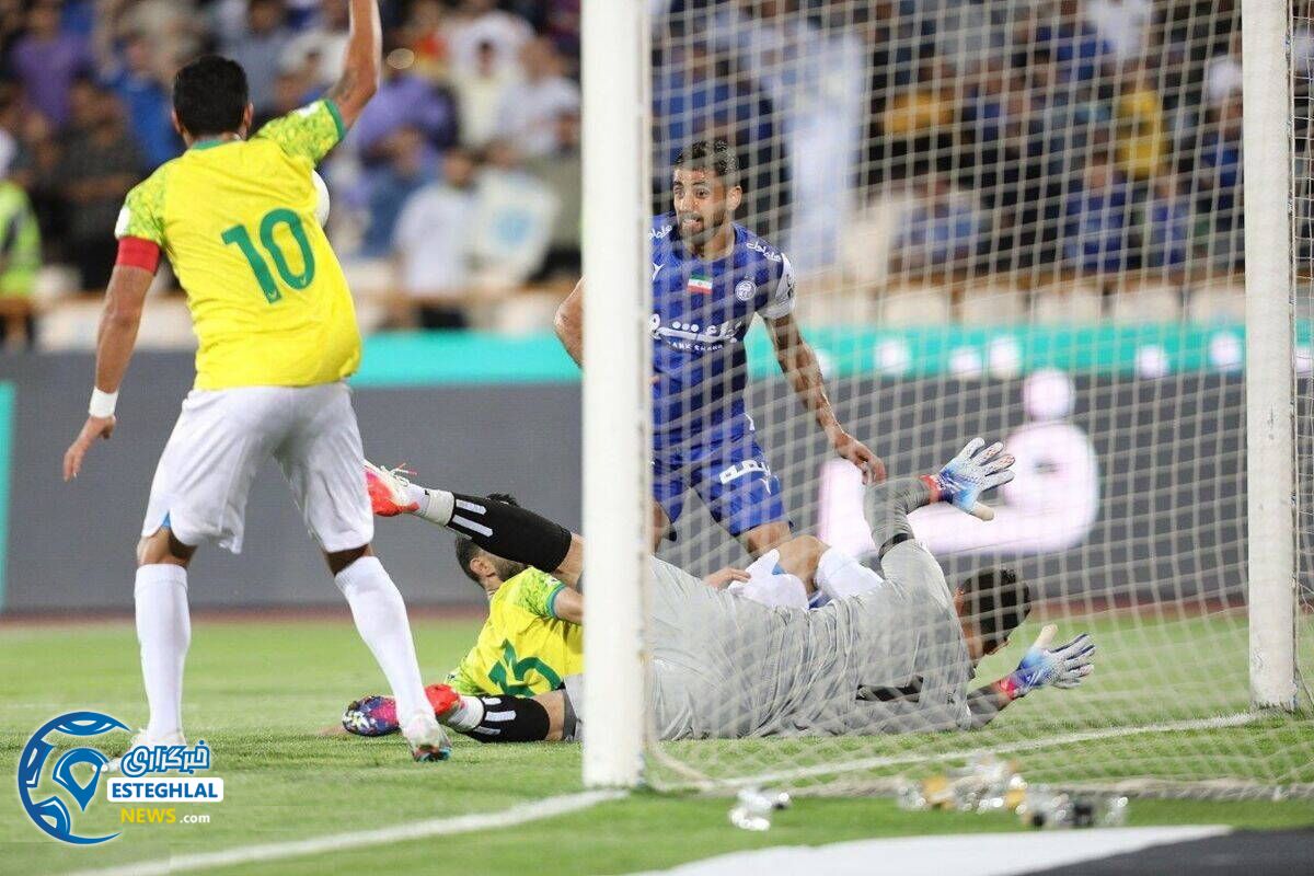 استقلال(تاج) 1-1 نفت آبادان