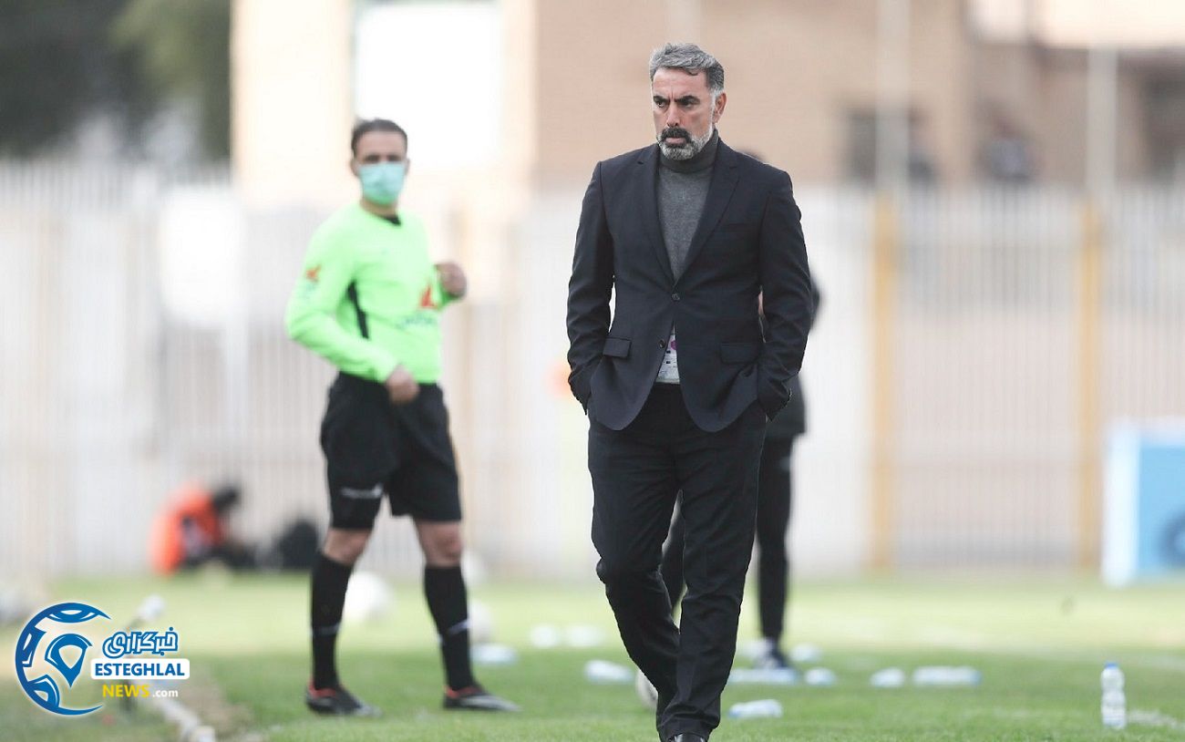 سرمربی تیم فوتبال استقلال