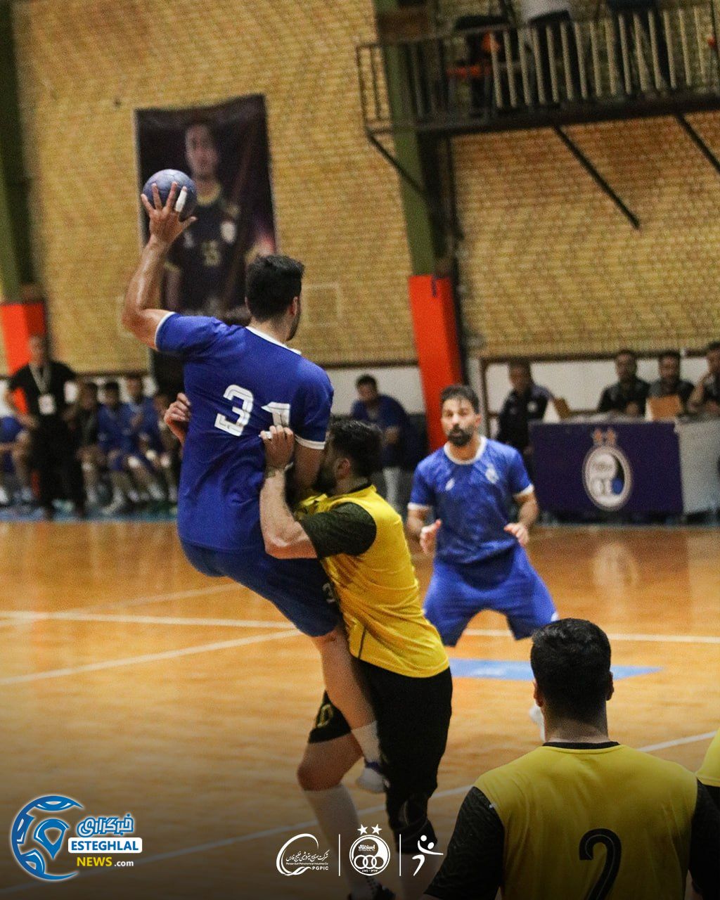 تیم هندبال استقلال کازرون