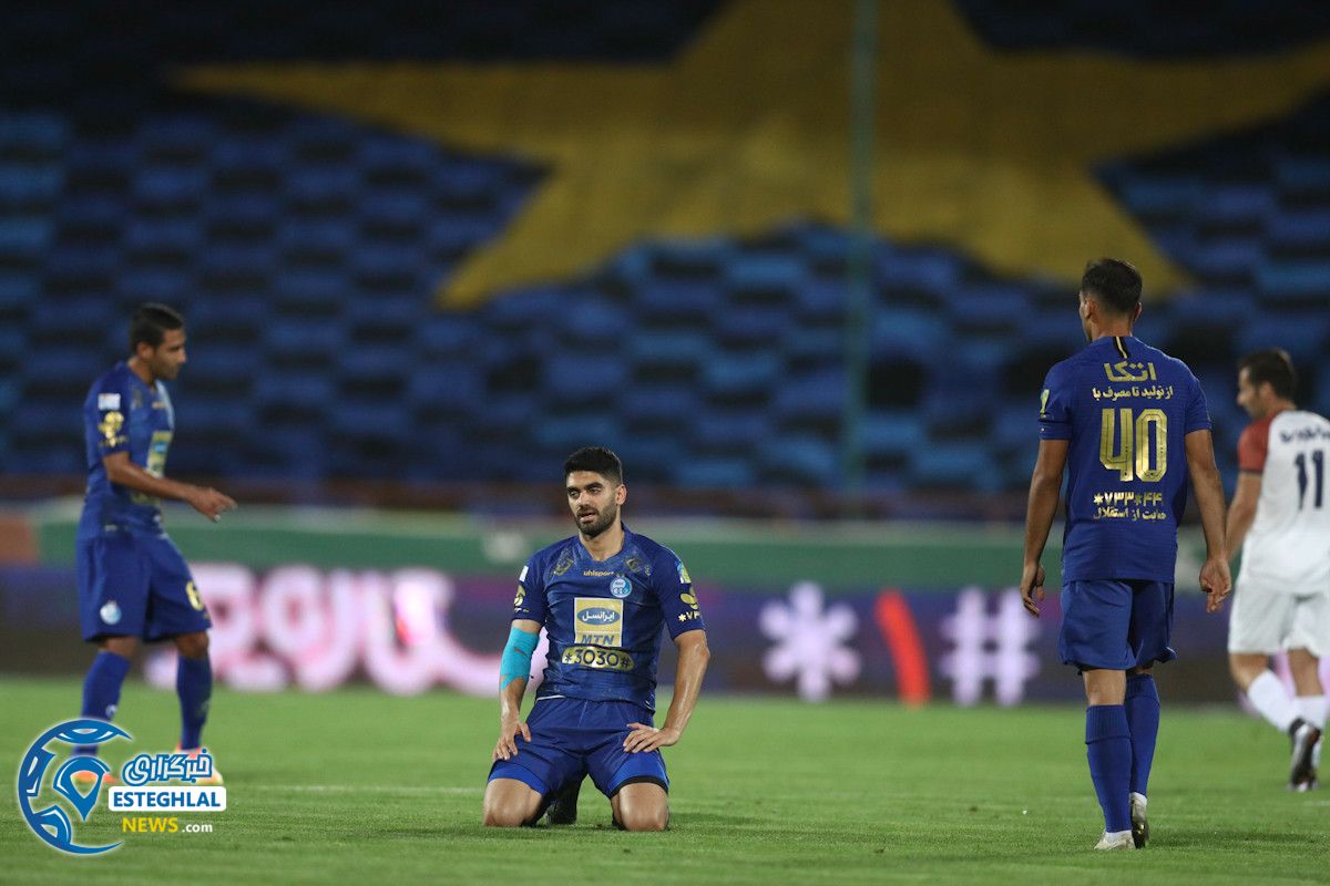 دیدار استقلال و پیکان