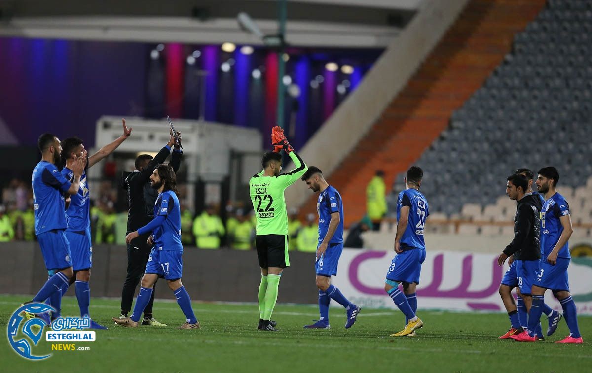 دیدار استقلال و نساجی